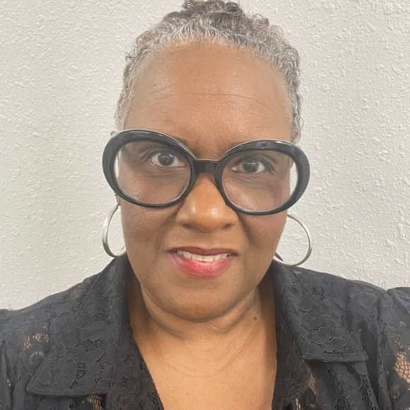 Meet your Posher, Carmen - Picture 1 of 1